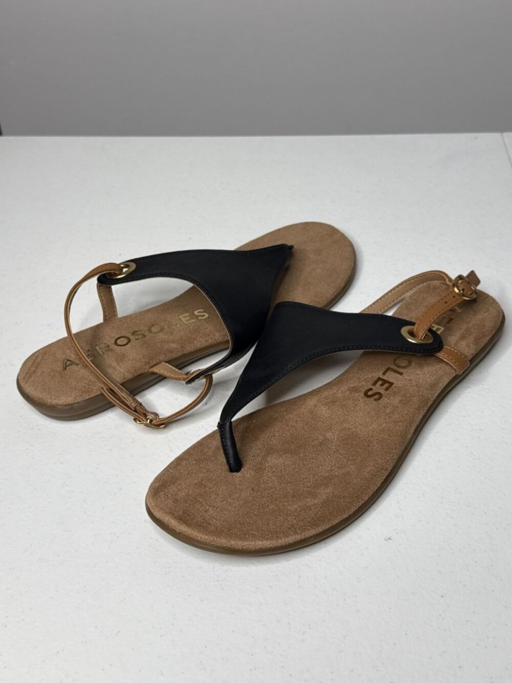 Aerosoles Black Tan Thong Ankle Strap Sandals Size 10
